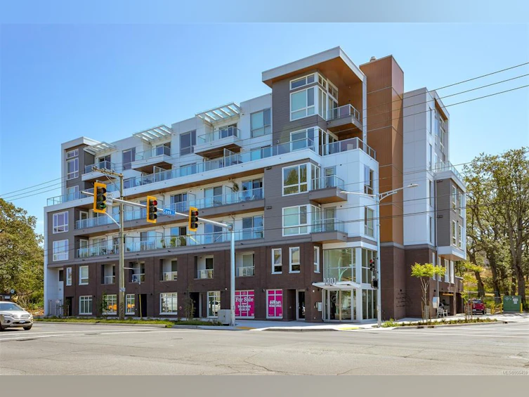 411-1301 Hillside Avenue, Victoria, BC, V8T 0E3