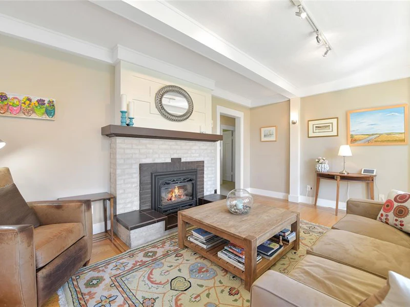 1320 Franklin Terrace, Victoria BC V8S 1C7