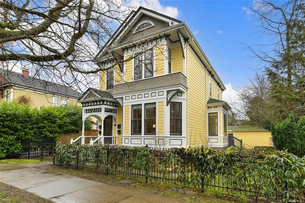 737 Vancouver Street, Victoria, BC, V8V 3V4