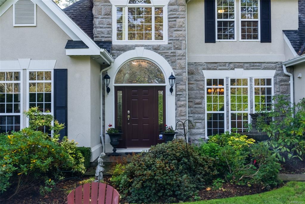 985 Dogwood Road, North Saanich, BC, V8L 5Z9 - 4