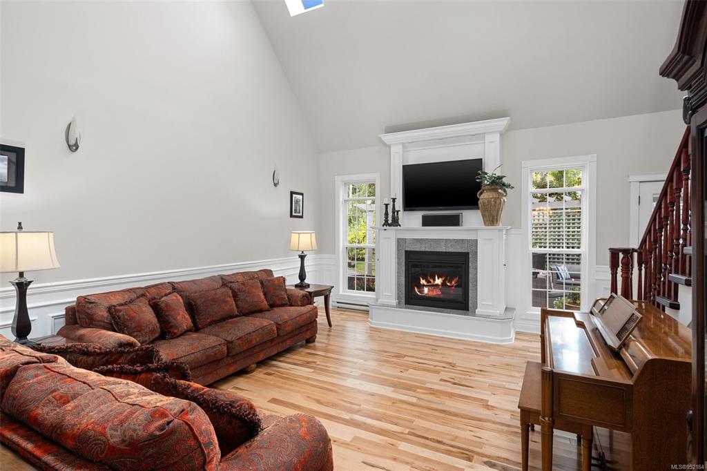 985 Dogwood Road, North Saanich, BC, V8L 5Z9 - 6
