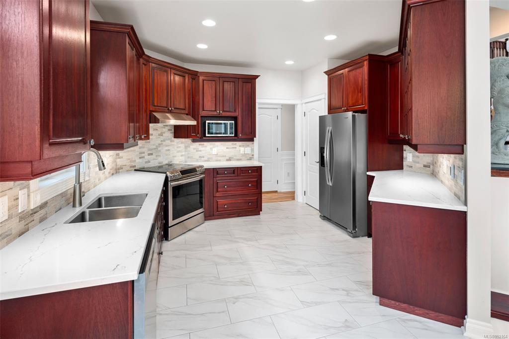 985 Dogwood Road, North Saanich, BC, V8L 5Z9 - 10