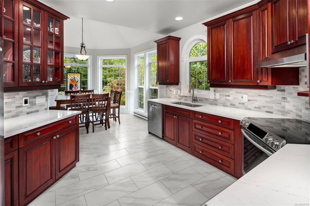 985 Dogwood Road, North Saanich, BC, V8L 5Z9 - 11
