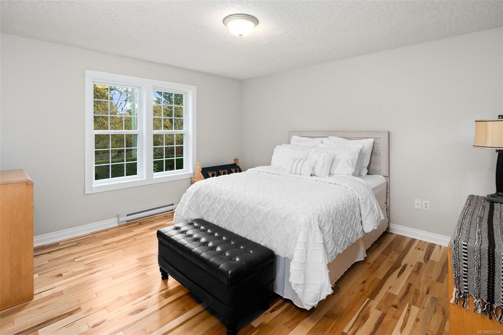 985 Dogwood Road, North Saanich, BC, V8L 5Z9 - 21