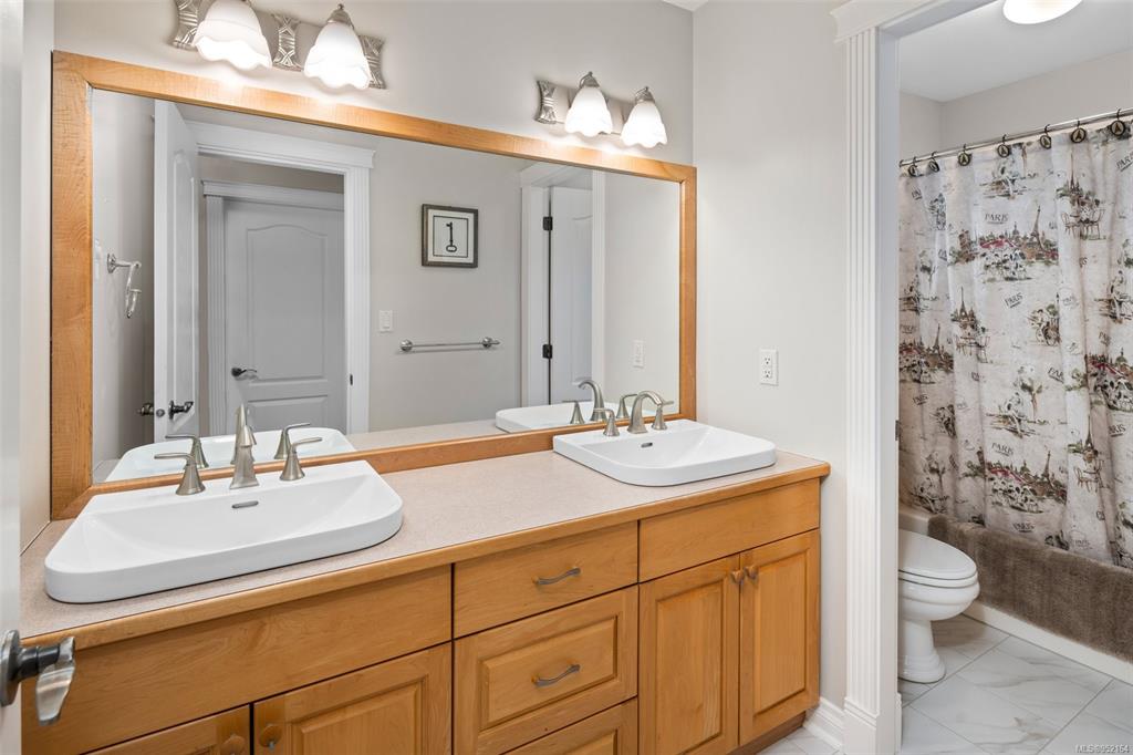 985 Dogwood Road, North Saanich, BC, V8L 5Z9 - 22