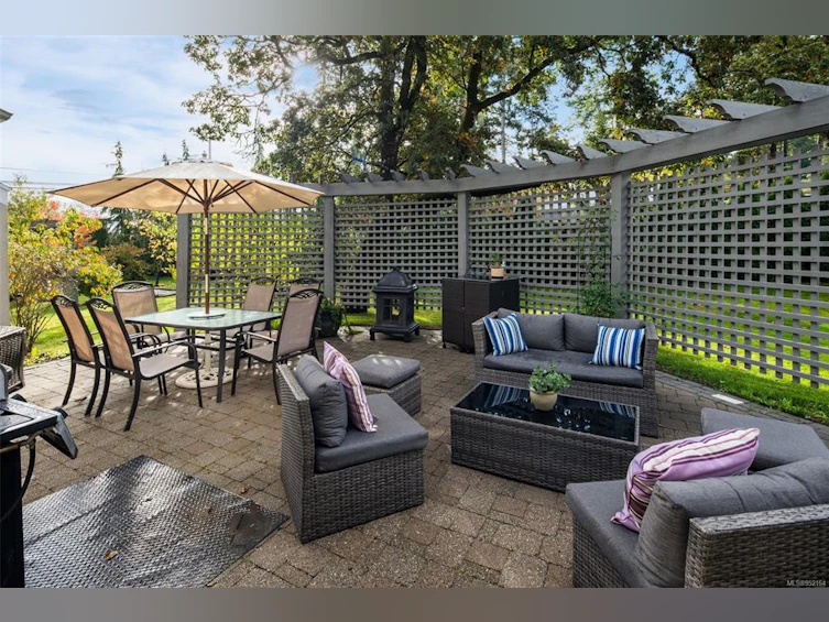 985 Dogwood Road, North Saanich, BC, V8L 5Z9 - 24