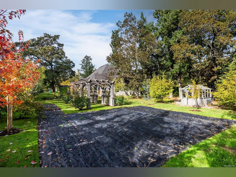 985 Dogwood Road, North Saanich, BC, V8L 5Z9 - 27