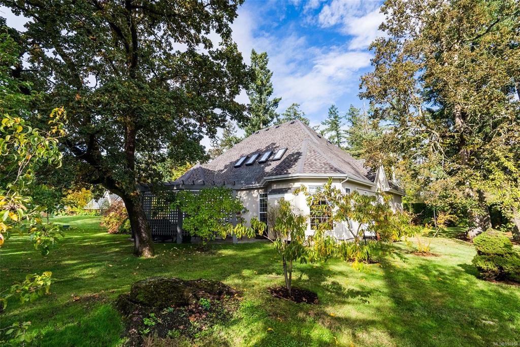 985 Dogwood Road, North Saanich, BC, V8L 5Z9 - 28