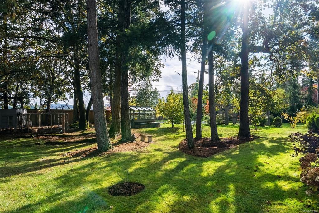 985 Dogwood Road, North Saanich, BC, V8L 5Z9 - 29