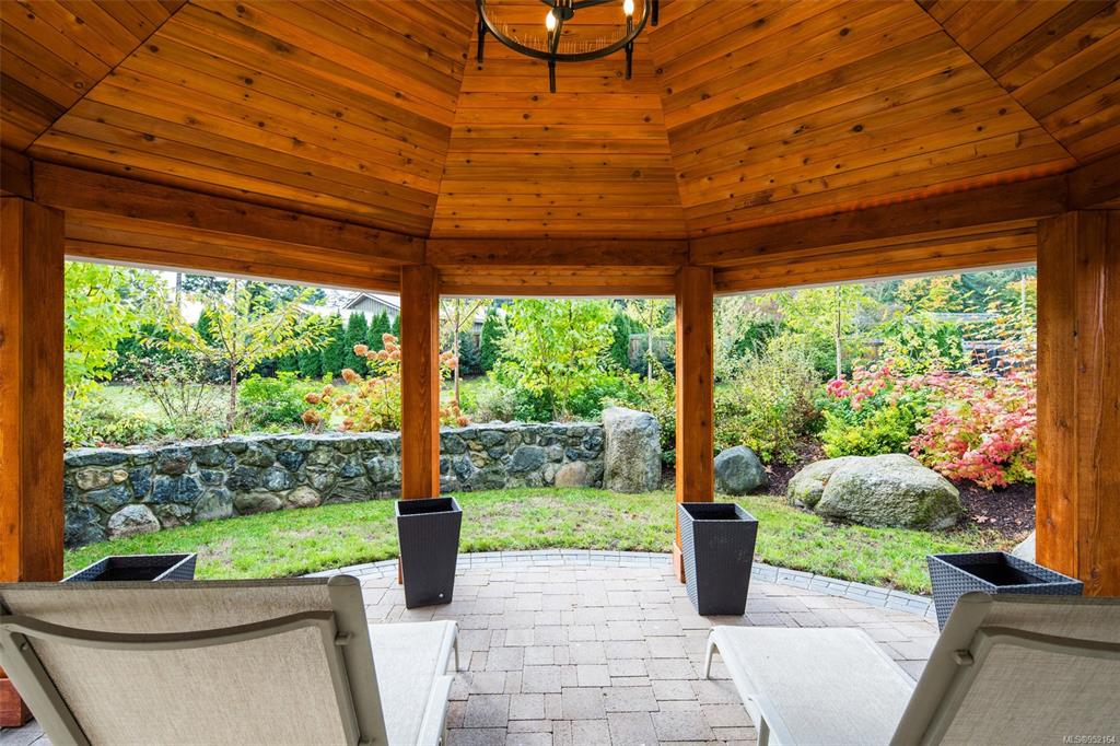 985 Dogwood Road, North Saanich, BC, V8L 5Z9 - 38