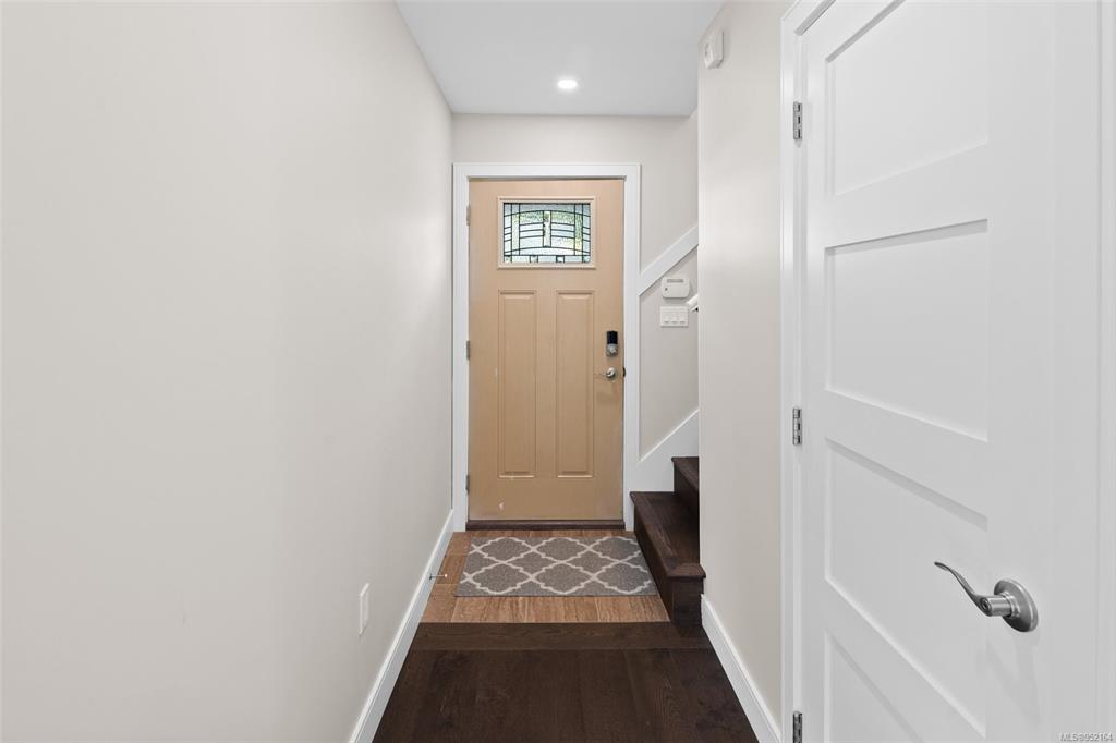 985 Dogwood Road, North Saanich, BC, V8L 5Z9 - 39