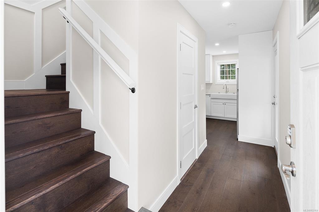 985 Dogwood Road, North Saanich, BC, V8L 5Z9 - 40