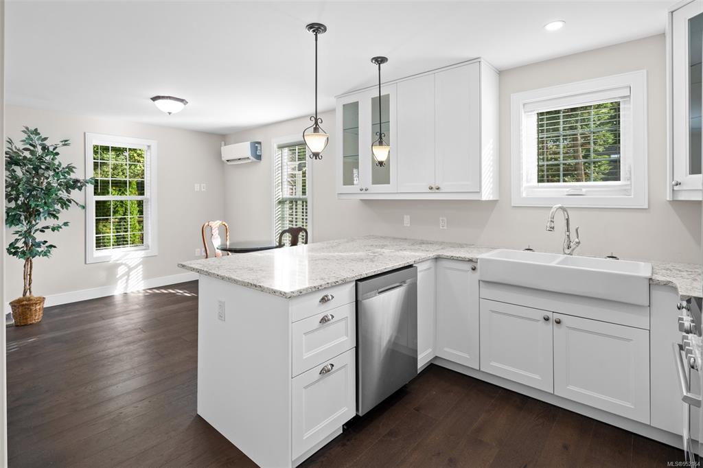 985 Dogwood Road, North Saanich, BC, V8L 5Z9 - 41
