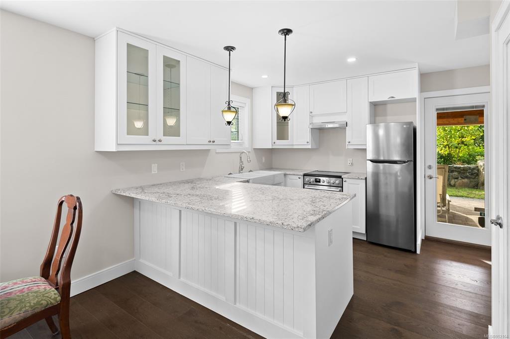 985 Dogwood Road, North Saanich, BC, V8L 5Z9 - 43