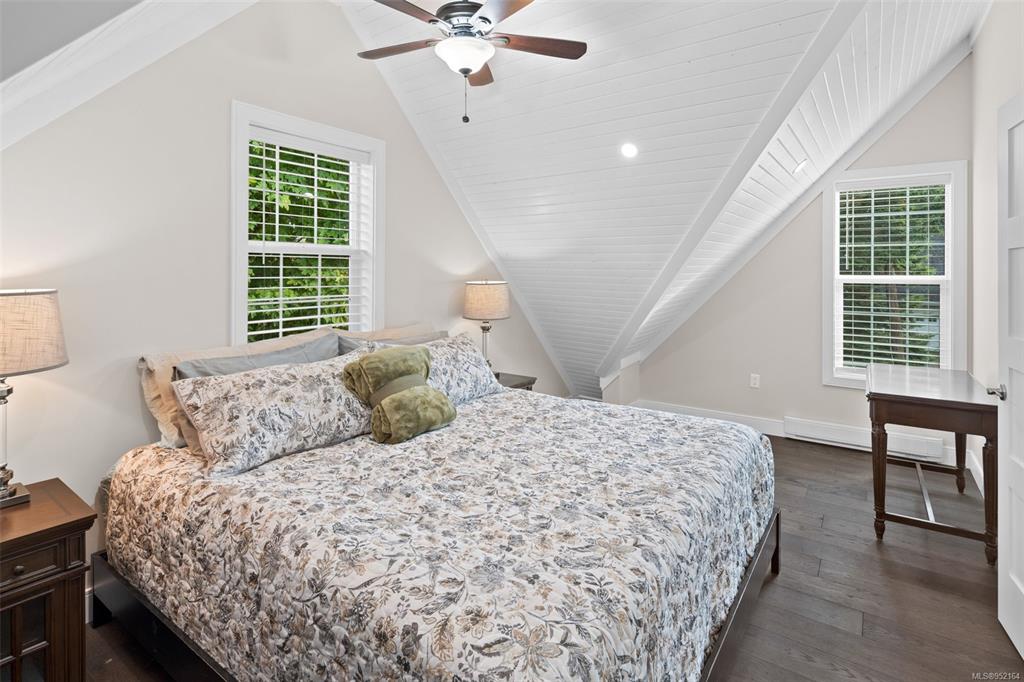 985 Dogwood Road, North Saanich, BC, V8L 5Z9 - 47