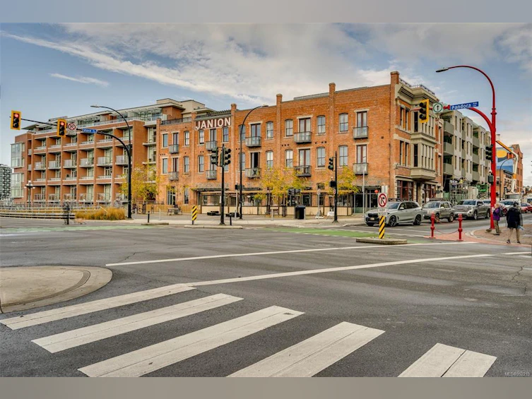 M05-456 Pandora Avenue, Victoria, BC, V8W 0E3