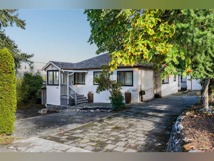 221 Stormont Road, View Royal, BC, V9B 1P7