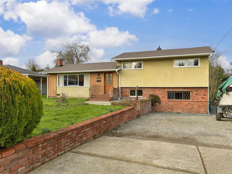 1526 Earlston Avenue, Saanich BC V8P 2Z2