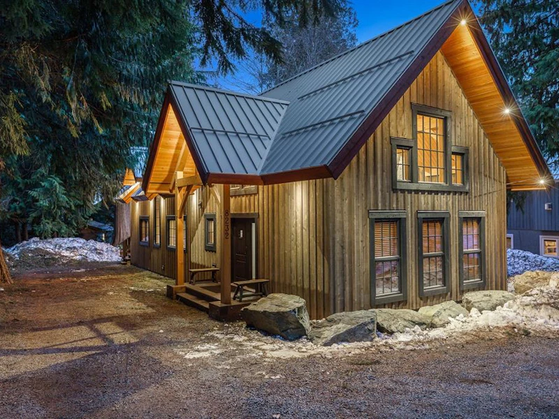 8232 Rainbow Drive, Whistler BC V0N 1B8