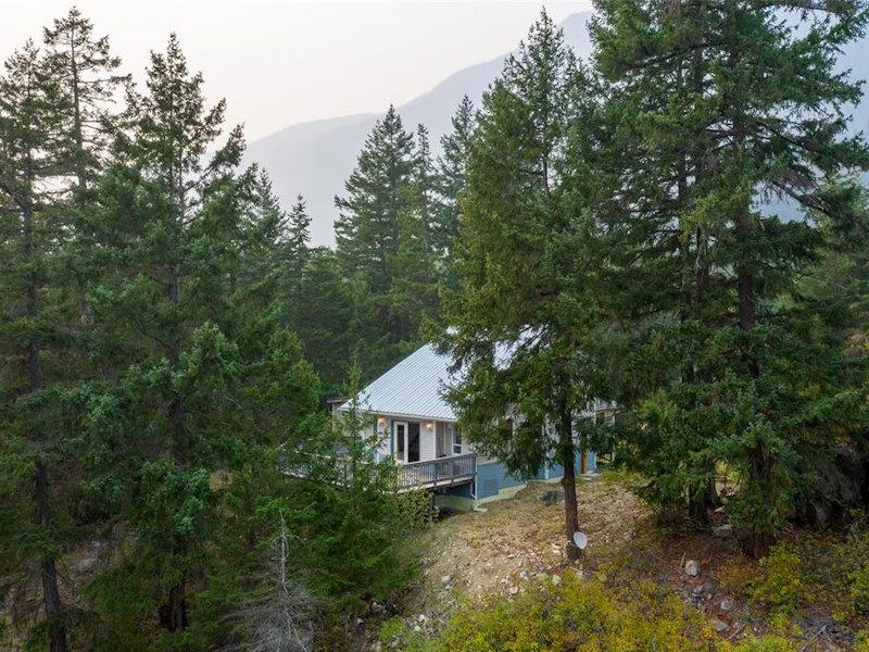 2578 Titcomb Road, Pemberton BC V0N 1L0