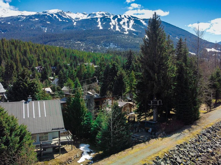 7201 South Fitzsimmons Road, Whistler, BC, V6E 0E6