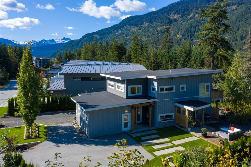 1087 Madeley Place, Whistler, BC, V8E 0K6
