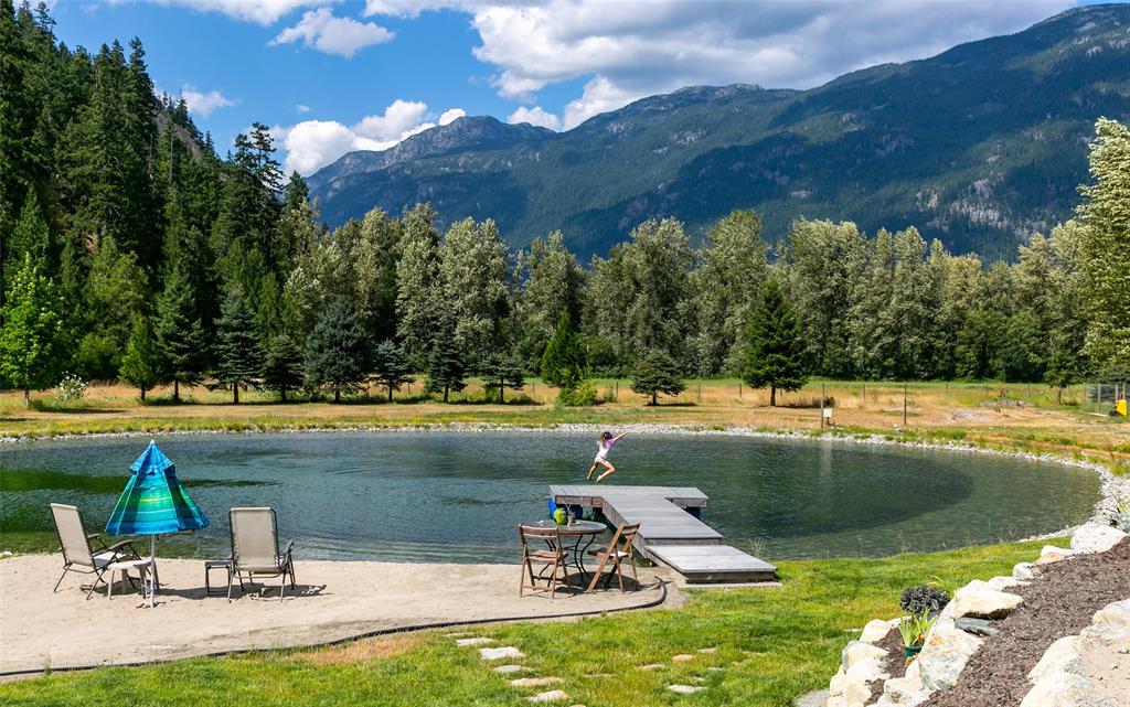 1015 Cedar Grove Road, Pemberton, BC, V0N 2L2