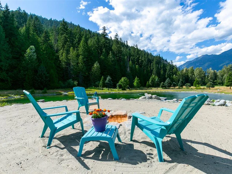 1015 Cedar Grove Road, Pemberton, BC, V0N 2L2