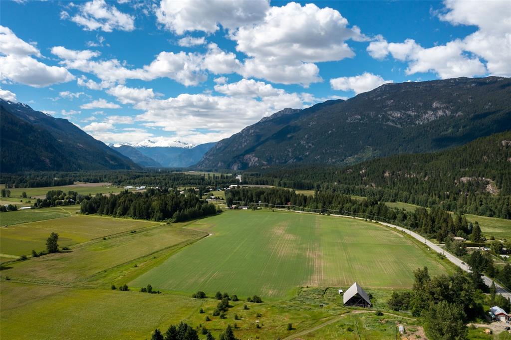 7631 Pemberton Meadows Road, Pemberton, BC, V0N 2L2
