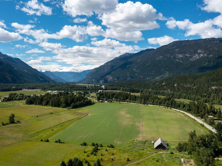 7631 Pemberton Meadows Road, Pemberton, BC, V0N 2L2