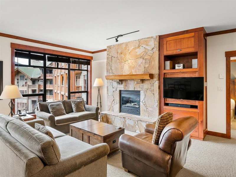 324 - 2202 Gondola Way, Whistler BC V0N 1B2