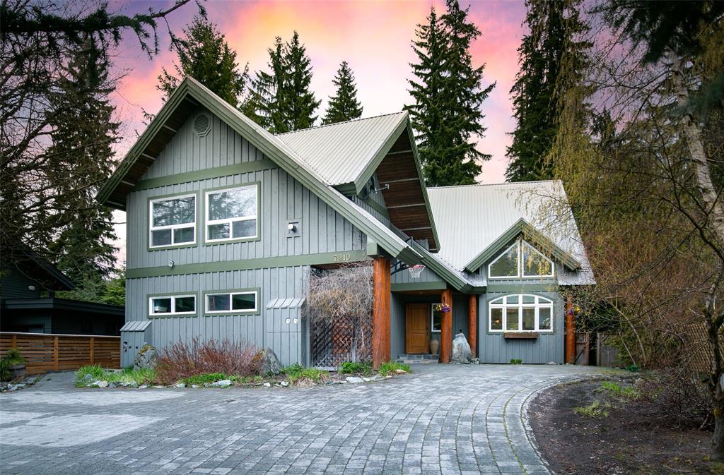7210 North Fitzsimmons Road, Whistler, BC, V8E 0E3
