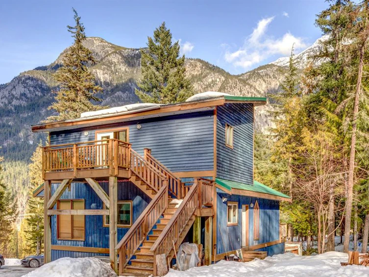 7728 Owl Ridge Road, Pemberton, BC, V0N 2K0