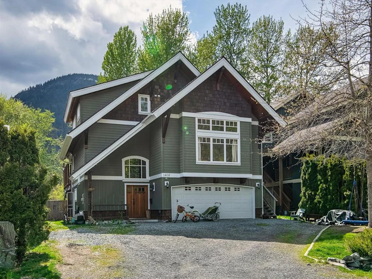 1432 Alder Drive, Pemberton, BC, V0N 2L0