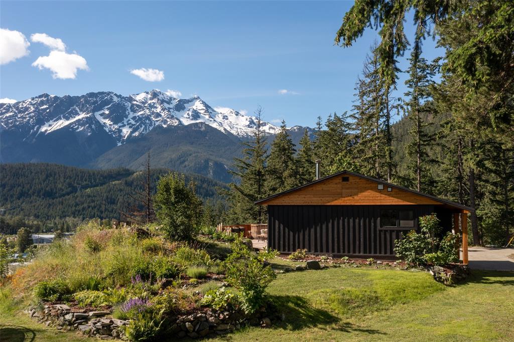 1370 Fernwood Drive, Pemberton, BC, V0N 2L0