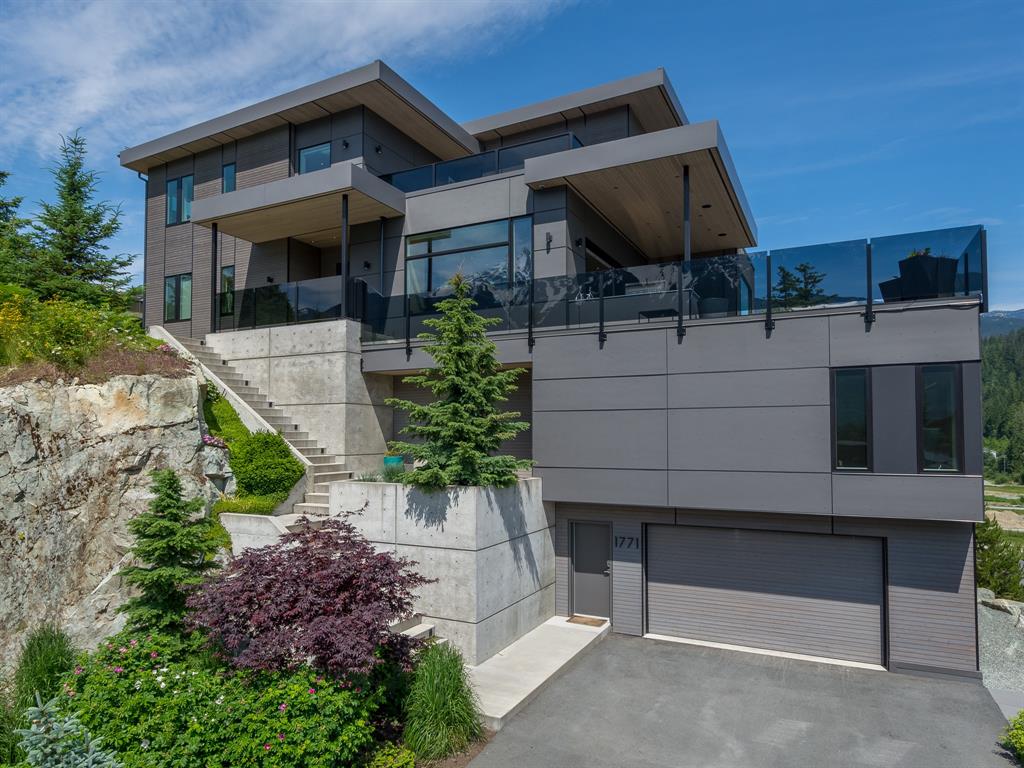 1771 Pinewood Drive, Pemberton, BC, V0N 2L3