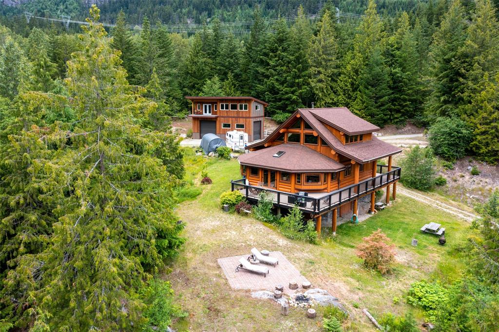 9040 Pemberton Portage Road, Pemberton, BC, V0N 2K0