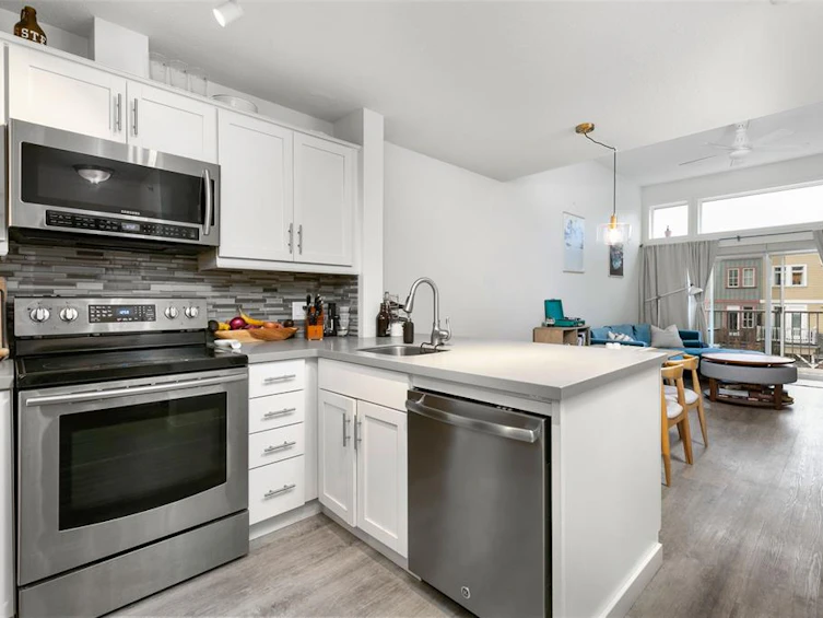 302-7331 Arbutus Street, Pemberton, BC, V0N 2L1
