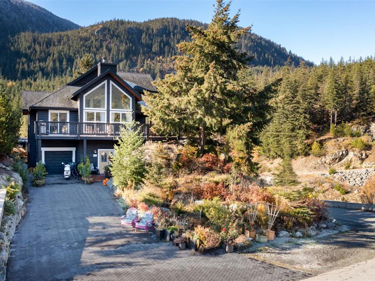 7467 Dogwood Street, Pemberton, BC, V0N 2L0