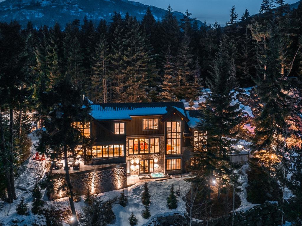 7457 Treetop Lane, Whistler, BC, V8E 0E9