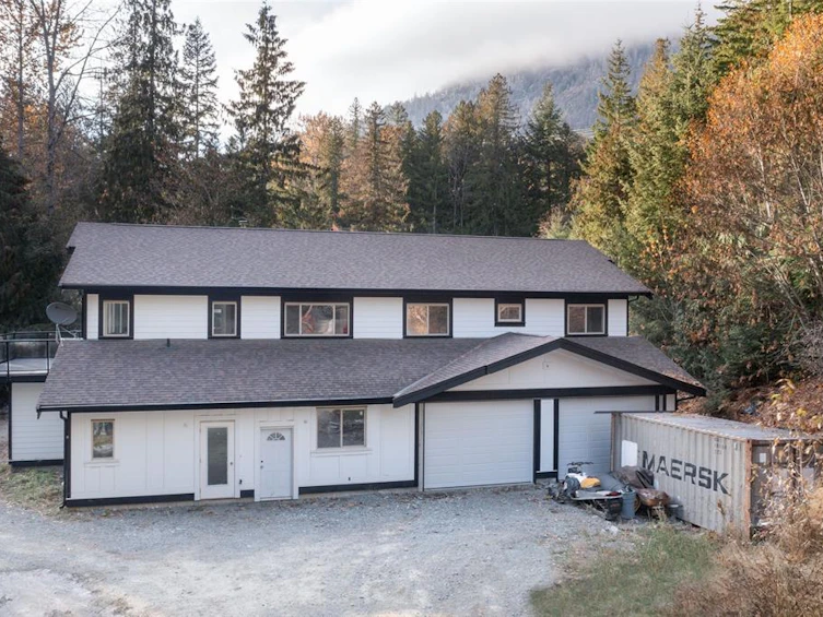 9045 Pemberton Portage Road, Pemberton, BC, V0N 1L0