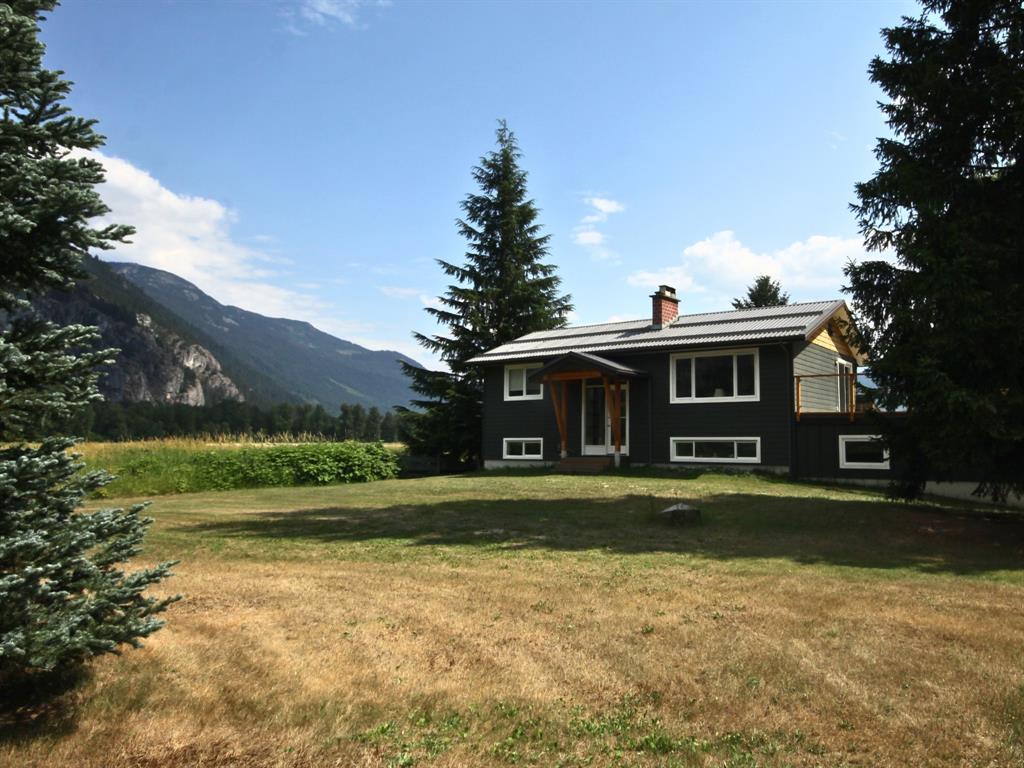 900 Erickson Road, Pemberton, BC, V0N 2L2