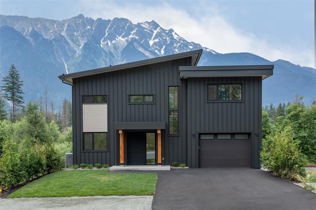 3006 Tenquille Place, Pemberton, BC, V0N 2L3