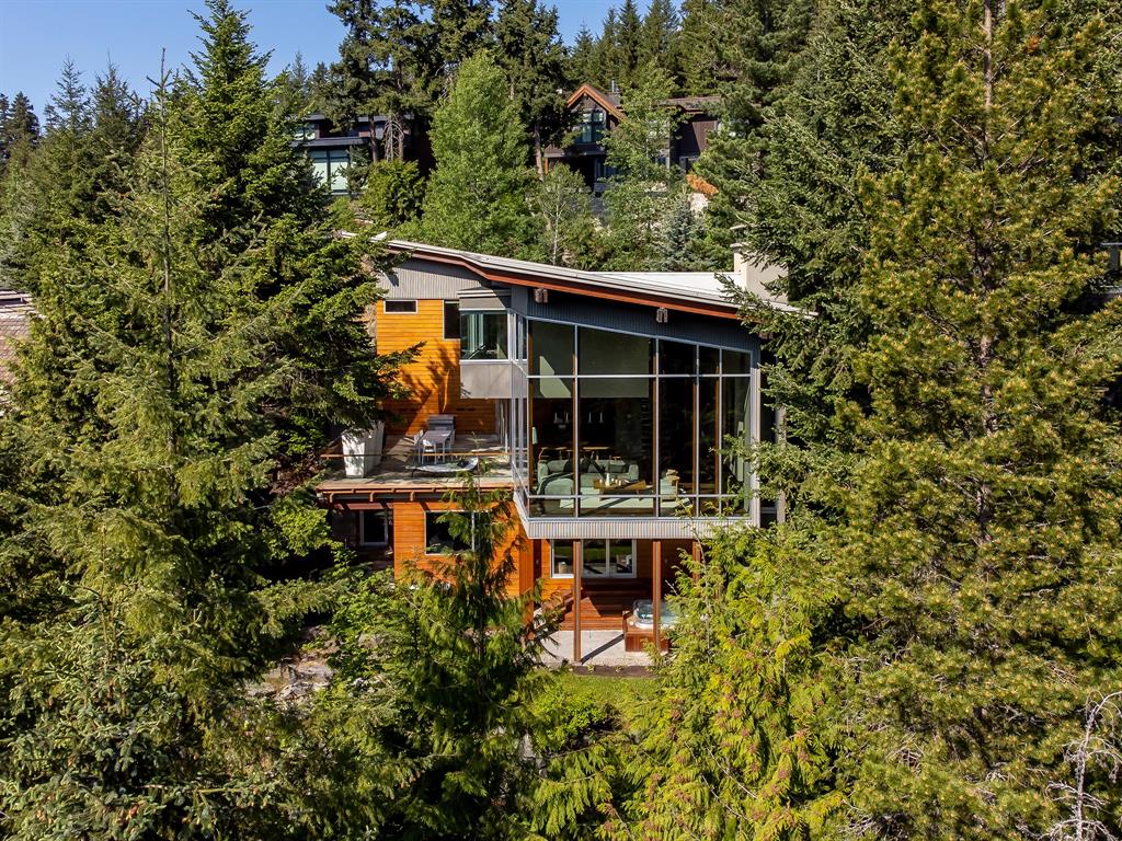 7452 Treetop Lane, Whistler, BC, V8E 0E9