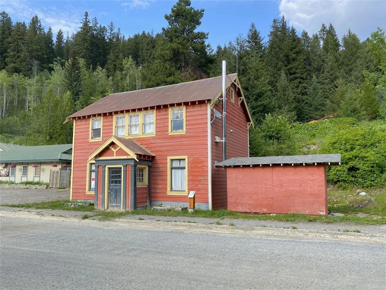 3880 Pioneer Road, Pemberton, BC, V0K 1P0 - 2