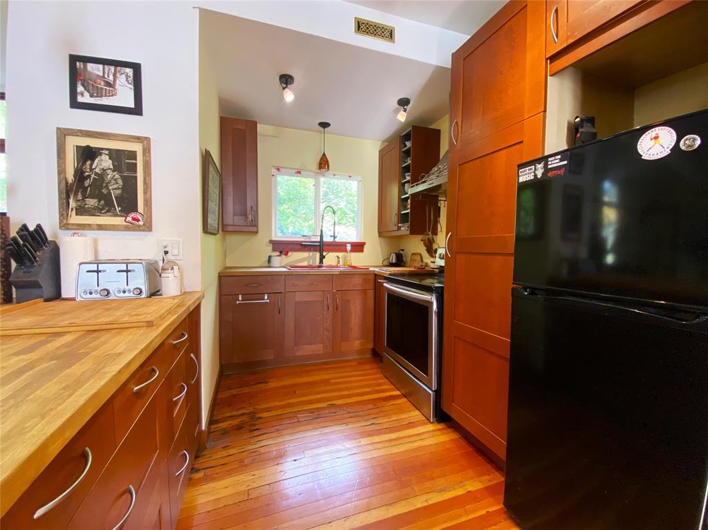 3880 Pioneer Road, Pemberton, BC, V0K 1P0 - 4