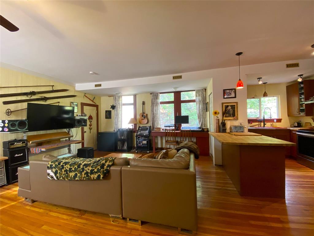 3880 Pioneer Road, Pemberton, BC, V0K 1P0 - 6