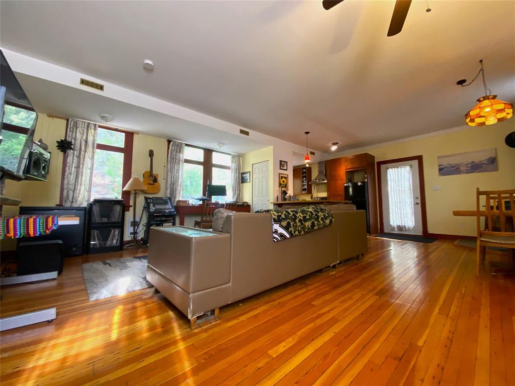 3880 Pioneer Road, Pemberton, BC, V0K 1P0 - 7