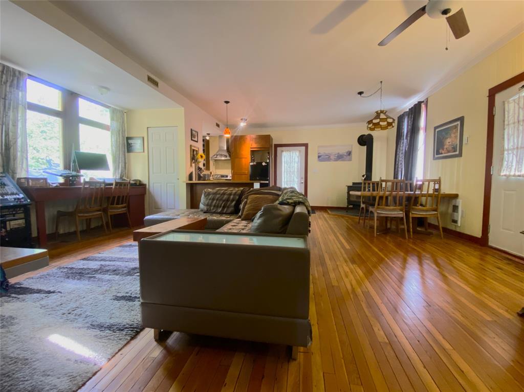 3880 Pioneer Road, Pemberton, BC, V0K 1P0 - 9