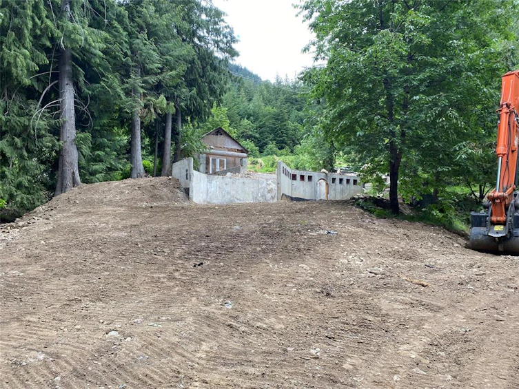 9209 Pemberton Portage Road, Pemberton, BC, V0N 1L0